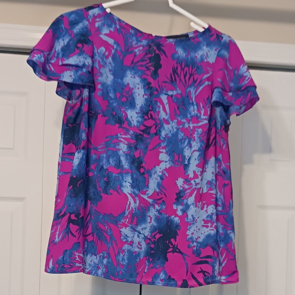 #216 3/$18 - Banana Republic Blue/Pink Short Sleeve Top Size Petite Medium